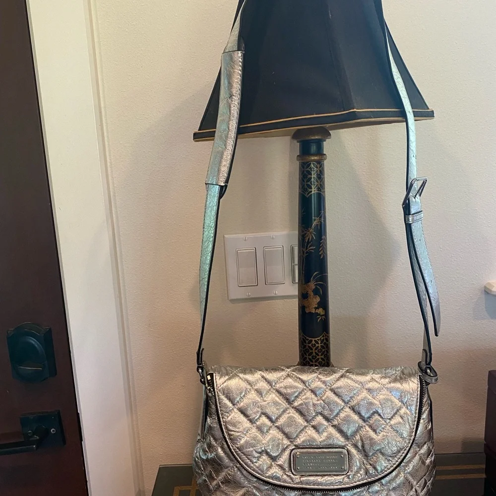 MARC by MARC JACOBS LEATHER NWT CROSSBODY HANDBAG SILVER LEATHER